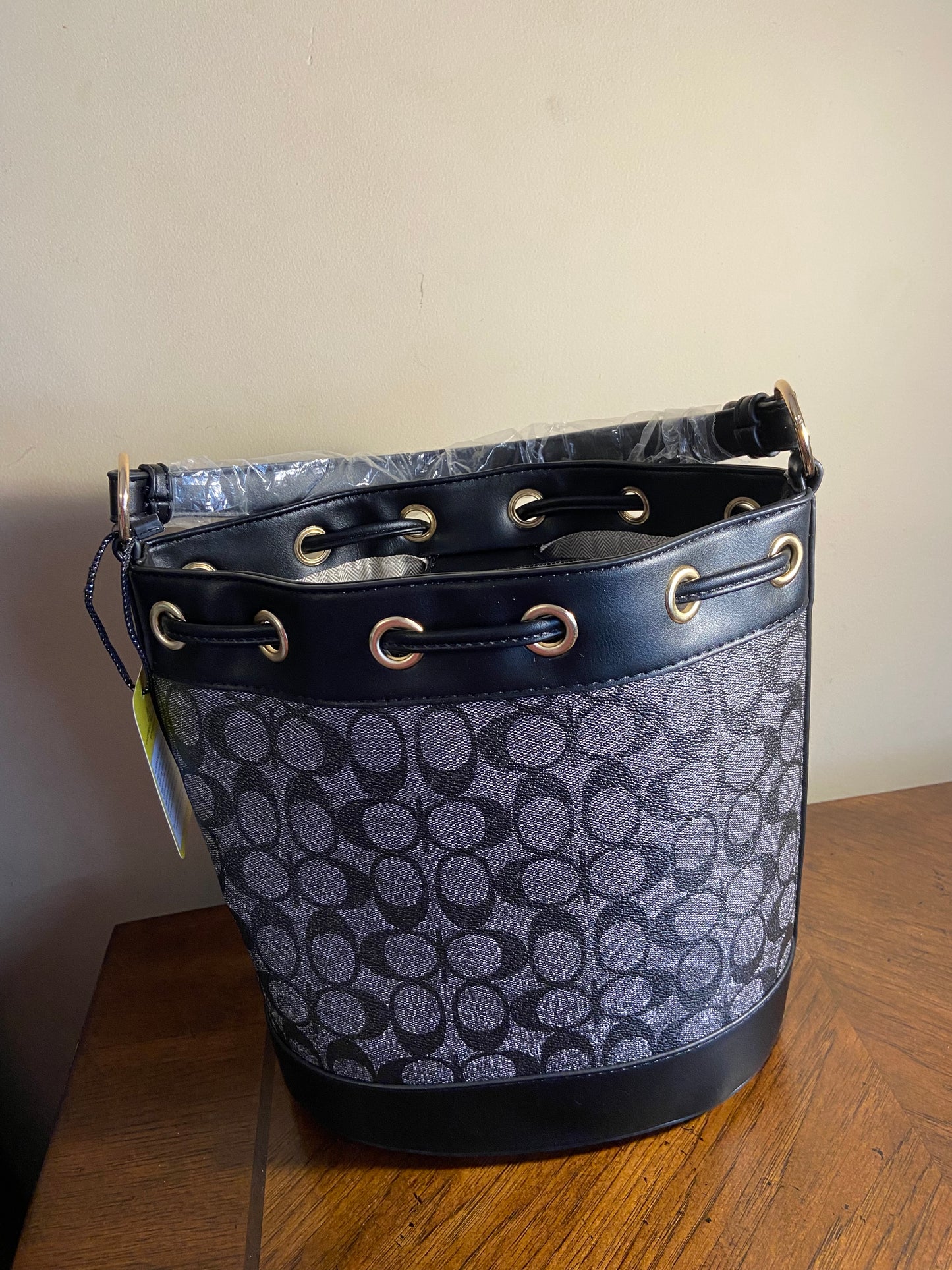 Bucket Purse with matching wallet